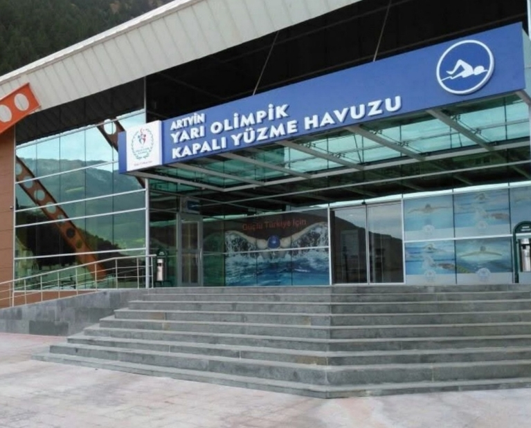 Artvin Yarı Olimpik Kapalı Yüzme Havuzu - Fotoğraf 4